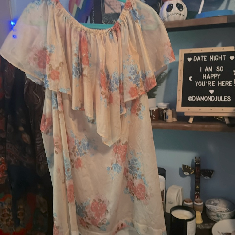 VTG No Label Off The Shoulder Floral Top